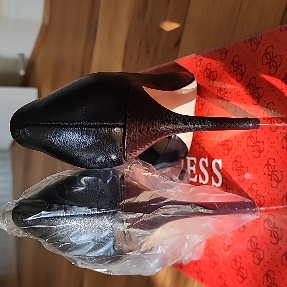 NEW GUESS Beilan Stiletto Pumps - Picture 4 of 6